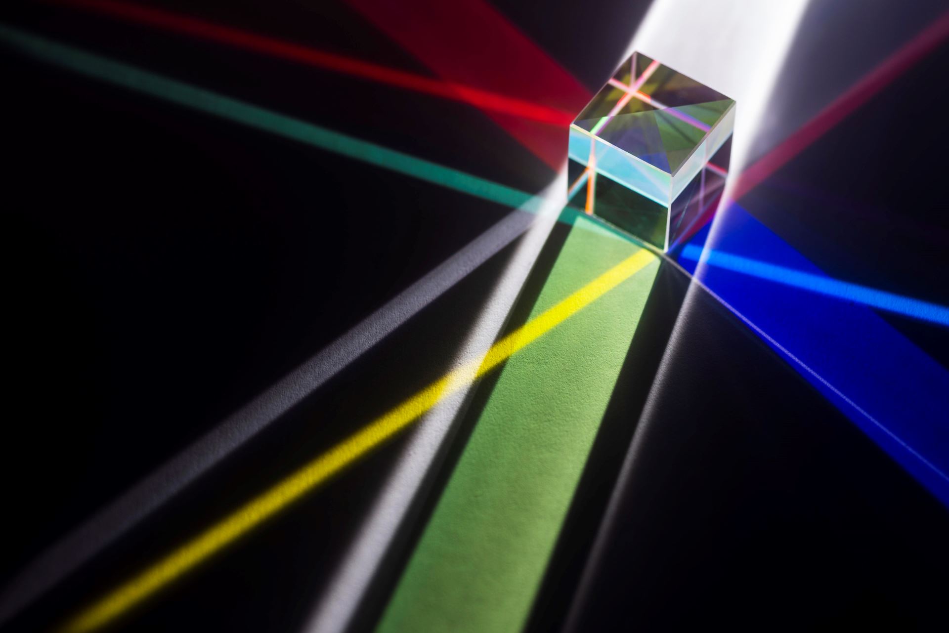 Color spectrum from light refraction